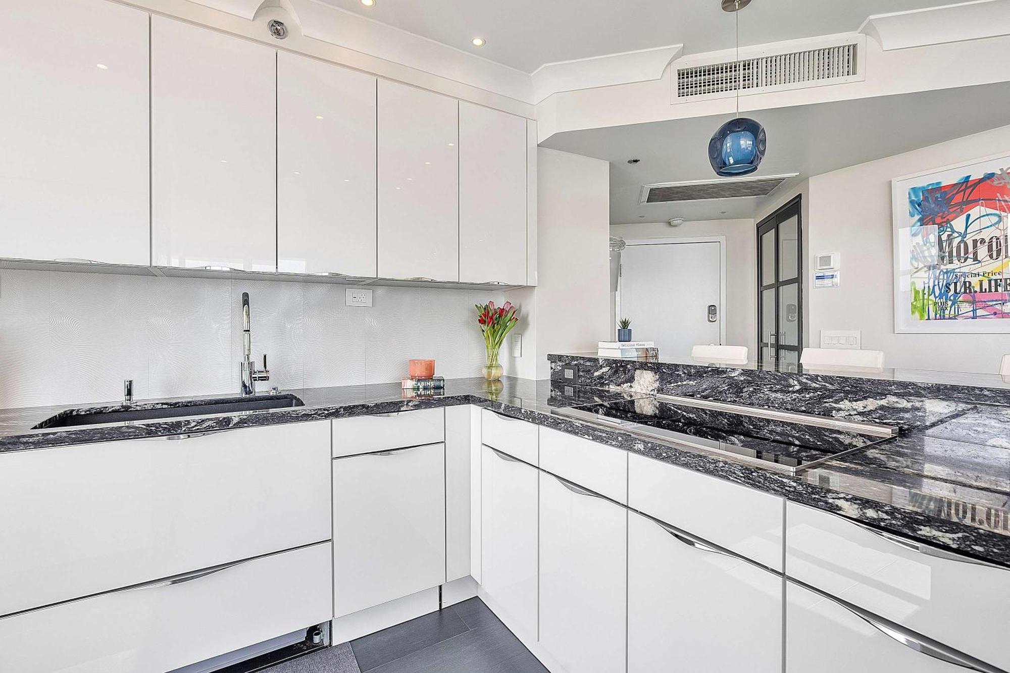 Mvr-bask In Luxury-right In Coconut Grove *